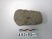 藏品(小型舌刃打製石斧)的圖片